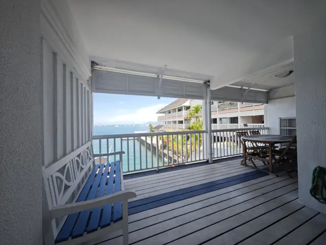 La terrasse côté marina